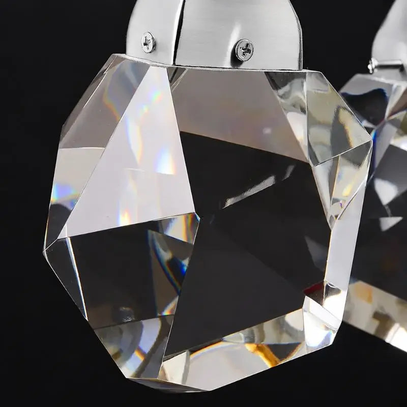Lustre de luxe en forme de boule de cristal avec diamants longs