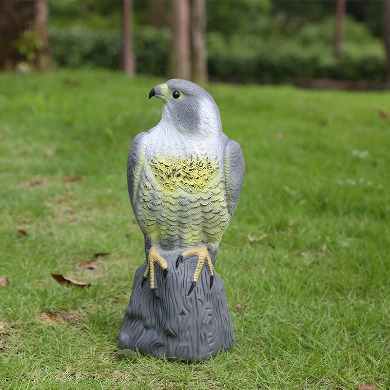 Künstlicher Adler für den Garten